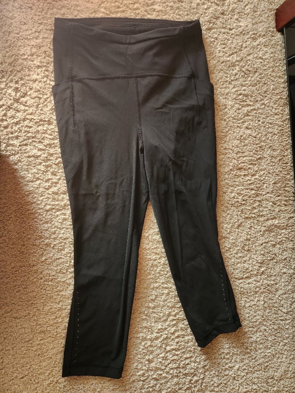 Lululemon swift speed 21" Size 8